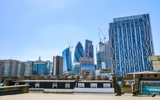 City view flat at Liverpool st Brick Ln