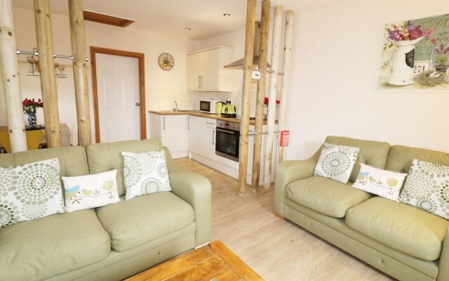 Llewelyn Lodge
