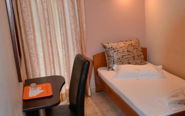 Dias Hotel