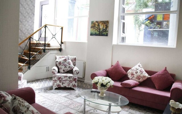 Sarah Suite