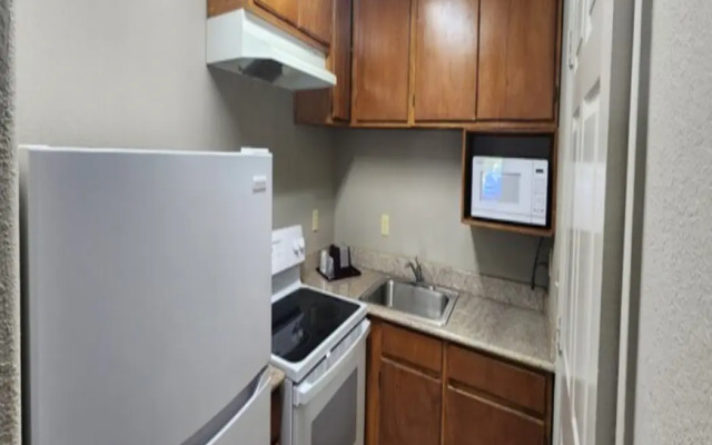 Regency Inn & Suites