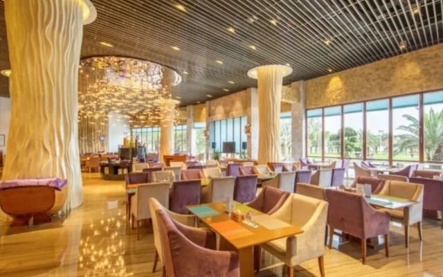 Days Hotel & Suites Yangjiang