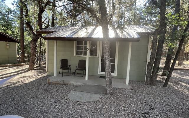 Hidden Rest Cabins & Resort
