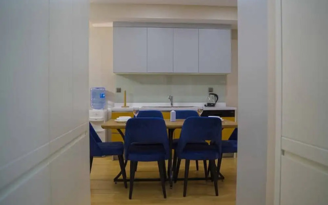 Exclusive Spacious 2 1 Apartment 2 Bathrooms - Core Living
