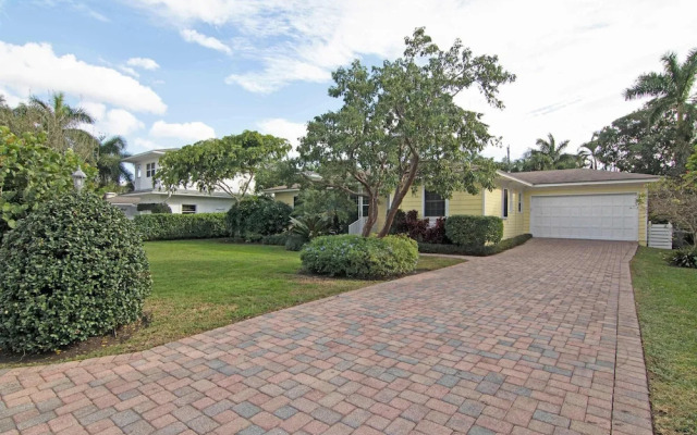 Sun, Shells and Seaspray w/ Lanai