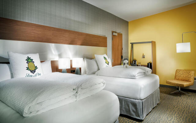 Staypineapple, Hotel Z, Gaslamp San Diego