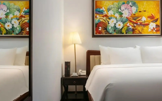 MAY DE Ville Crown Hotel 1