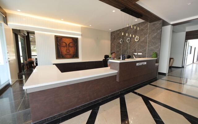 VRR Hotel's And Convention Centre