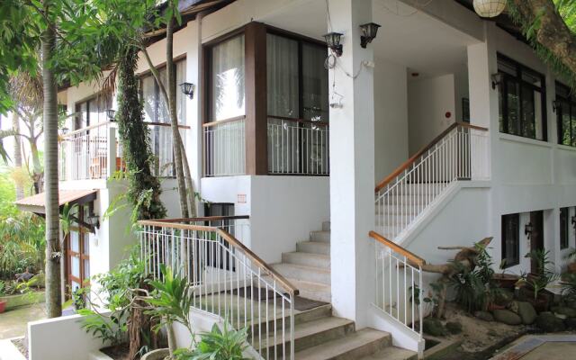 Laiya White Cove Beach Resort