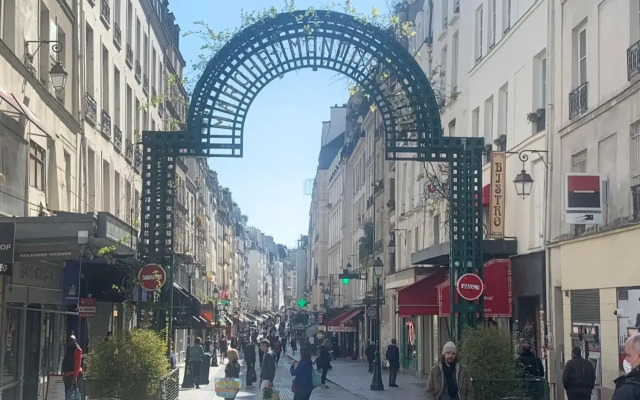 194-Maison Parisienne Private Suite