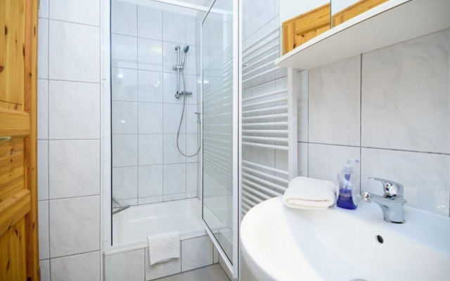 Modri Dragulj - With Pool - A2