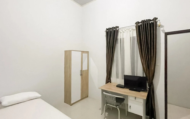 An Nisa Homestay Syariah Mitra RedDoorz – Guest Rooms – Bireuen