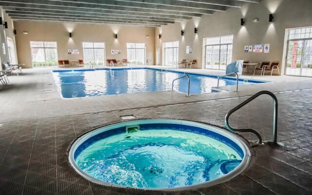 Surreys Grand Crowne Resort