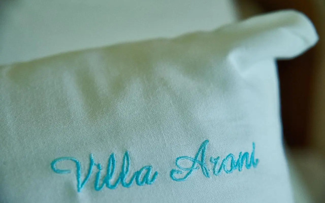 Villa Aroni