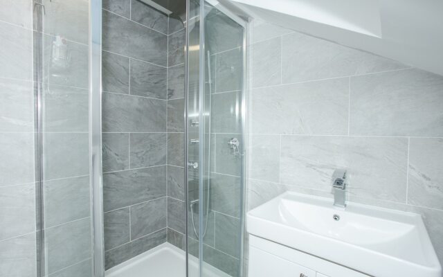 Modern 5 Bedroom House In Battersea