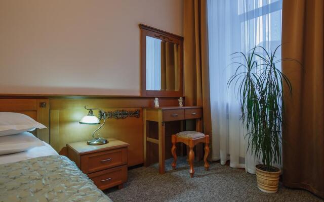 Gsm Apartment at Kiev Train Station