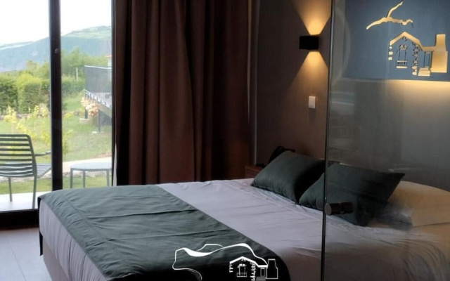 Refúgio dos Capelinhos Villa & Suites