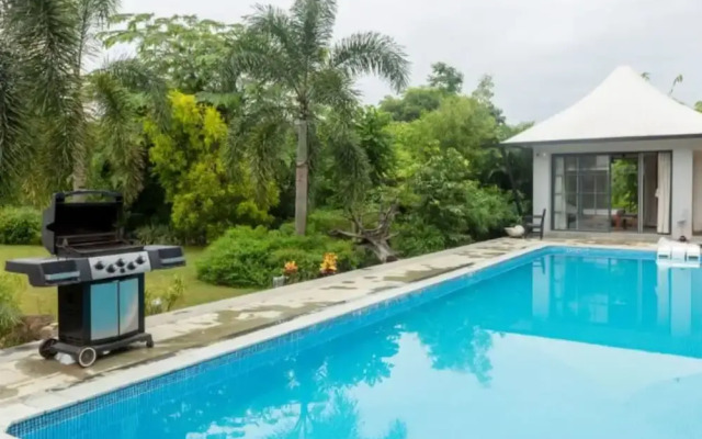 Quarterdeck by Hireavilla - Luxury Estate in Awas