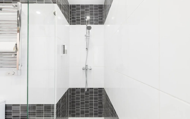 Breeze Apartment by Olala Homes