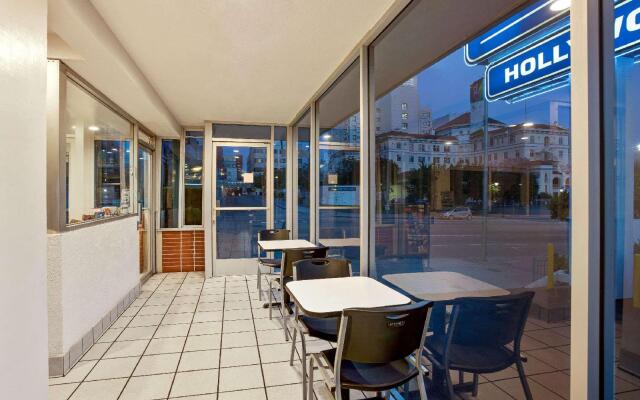 Travelodge by Wyndham Hollywood-Vermont/Sunset
