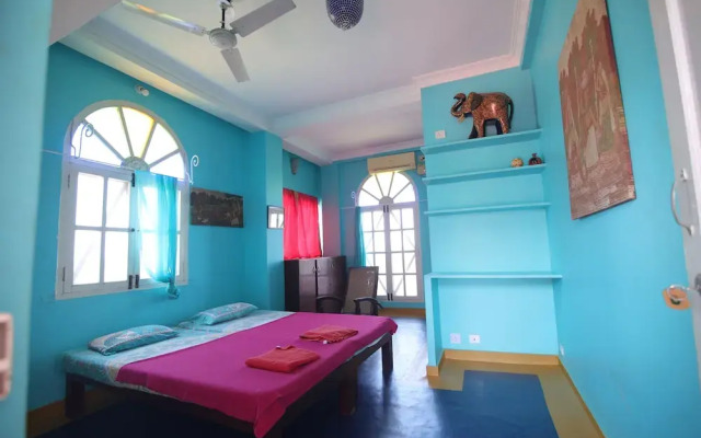 Holi-Wood Guesthouse