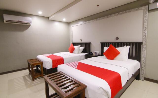 OYO 103 Artina Suites Hotel