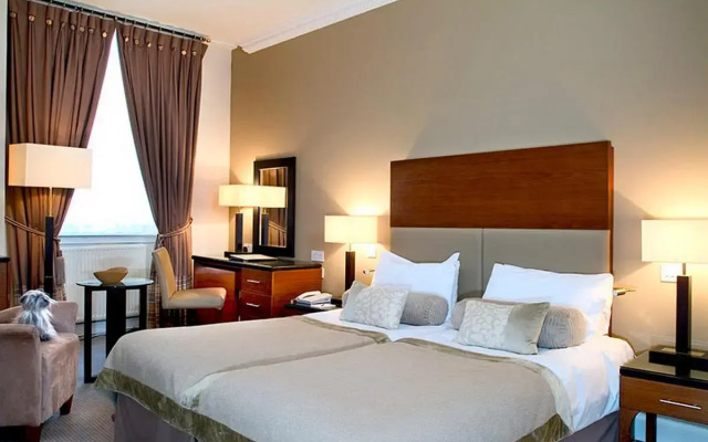 Parliament House Hotel