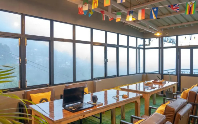 The Hosteller Mussoorie, Mall Road