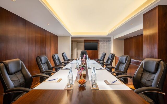 Royal Hometel Suites Dahisar Mumbai