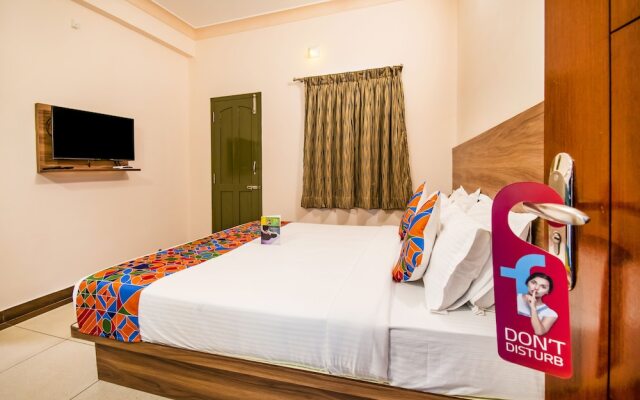 Fabhotel Radha Residency