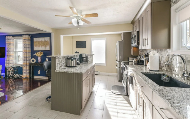 Home Near Skiing & Downtown Worcester