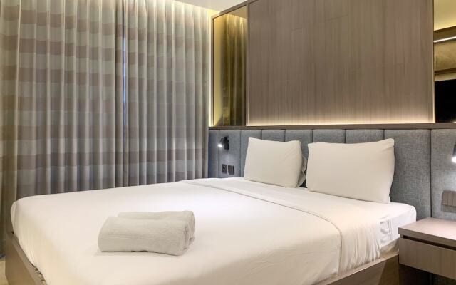 Warm And Modern Look Studio Room At Gold Coast Apartment