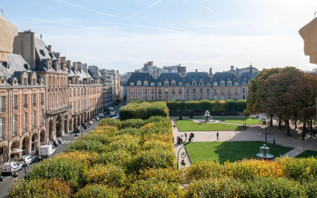 Cour des Vosges - Evok Collection