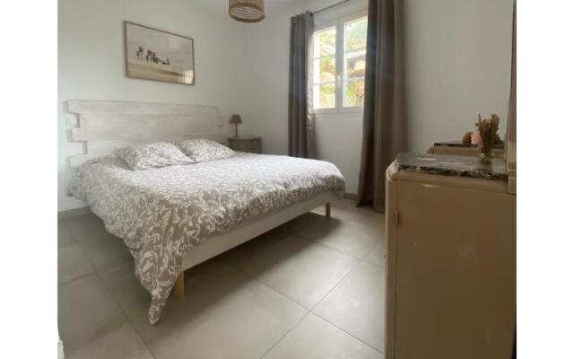 U Fondale, charmant T2, climatisé a 10 minutes des plages