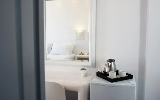 Petra Mykonos Studios & Suites