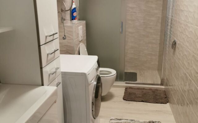 Apartment Marija - 10 m from pebble beach: A1 Trogir, Riviera Trogir