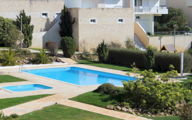 Ericeira Chill Hill Hostel & Private Rooms