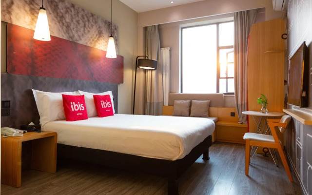 Hotel ibis Luoyang Railway Station
