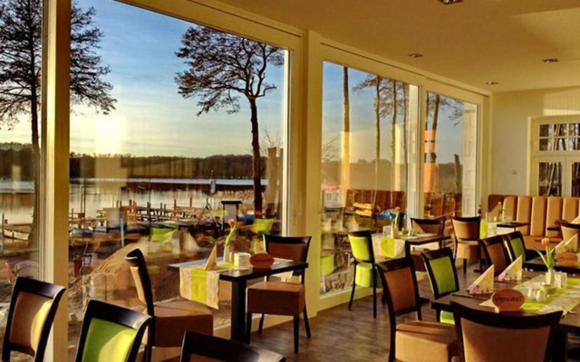 Strandhotel & Restaurant Mirow