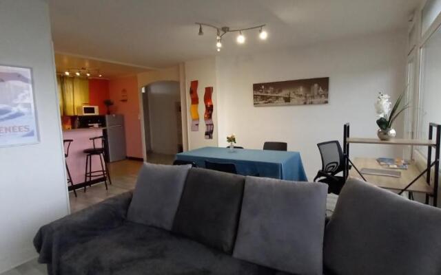 Cap Sud - 53m2- VUE PYRENEES- HYPERCENTRE- GARAGE-WIFI FIBRE