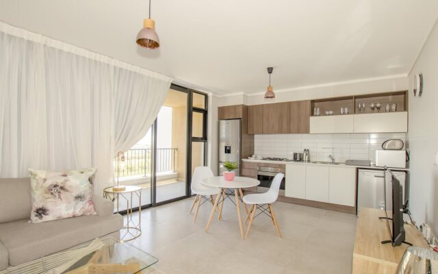 Waters Edge Luxury Apartments