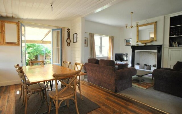 Cooma Cottage