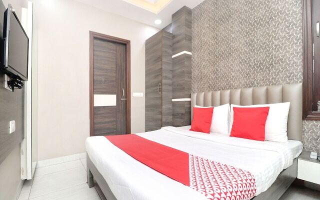 OYO 15653 Hotel Sukh Regency
