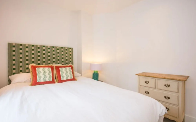 Quirky 2 Bedroom Portobello House With Roof Terrace