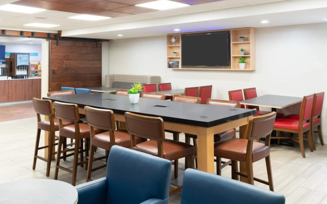 Holiday Inn Express Rochester - Greece by IHG