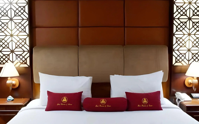 Abadi Hotel & Convention Centre