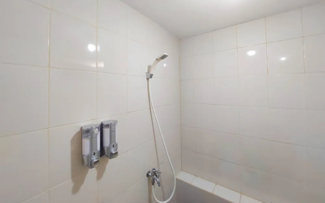 Comfortble 2Br At Bassura City Apartment