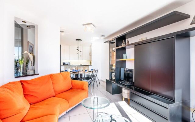 Apartment in Oostduinkerke With Garage
