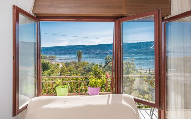 Amazing Apartment in Trogir With 2 Bedrooms and Wifi