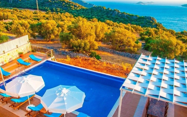 Villa Akca by Akdenizvillam